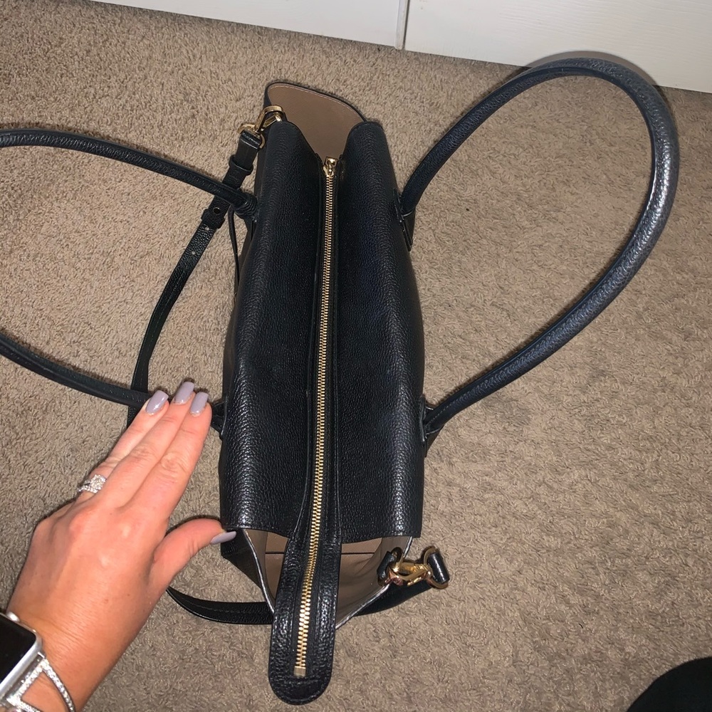 GORGEOUS Black Michael Kors purse - Picture 8 of 8